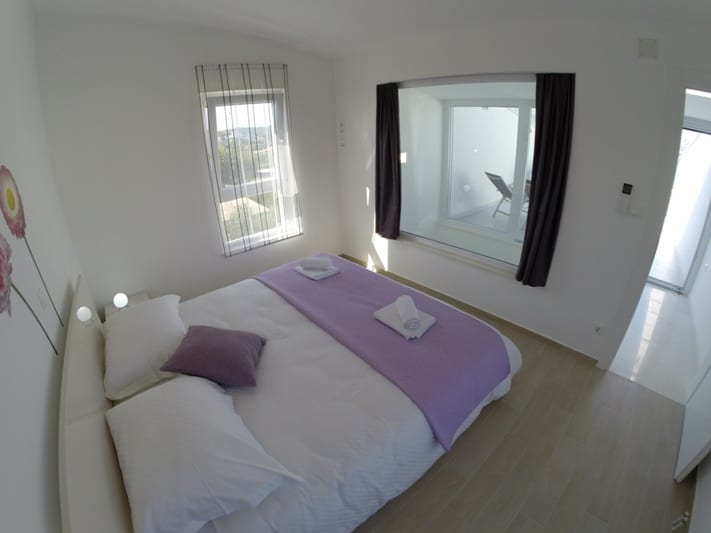 Haus mit Meerblick in Okrug Gornji