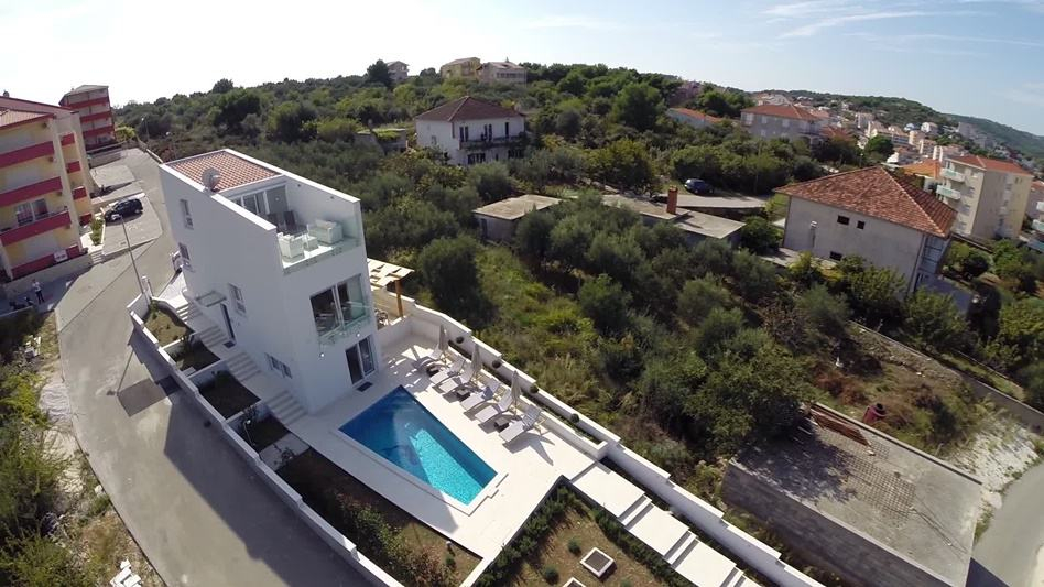 Haus mit Meerblick in Okrug Gornji